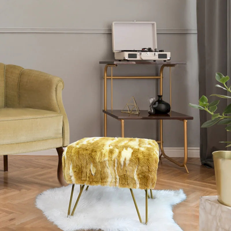 Soft Faux Fur Ottoman Bench Seat, Fuzzy Entryway Stool, 150 LBS Capacity, Modern Accent Seating for Bedroom Living Room