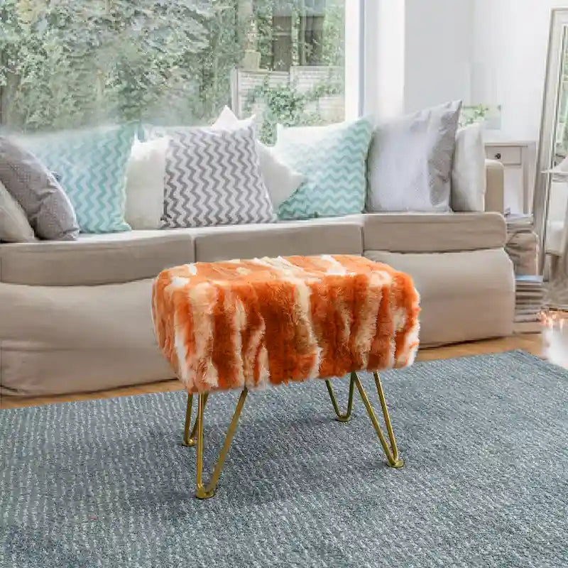 Soft Faux Fur Ottoman Bench Seat, Fuzzy Entryway Stool, 150 LBS Capacity, Modern Accent Seating for Bedroom Living Room
