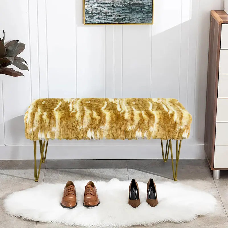 Soft Faux Fur Ottoman Bench Seat, Fuzzy Entryway Stool, 150 LBS Capacity, Modern Accent Seating for Bedroom Living Room