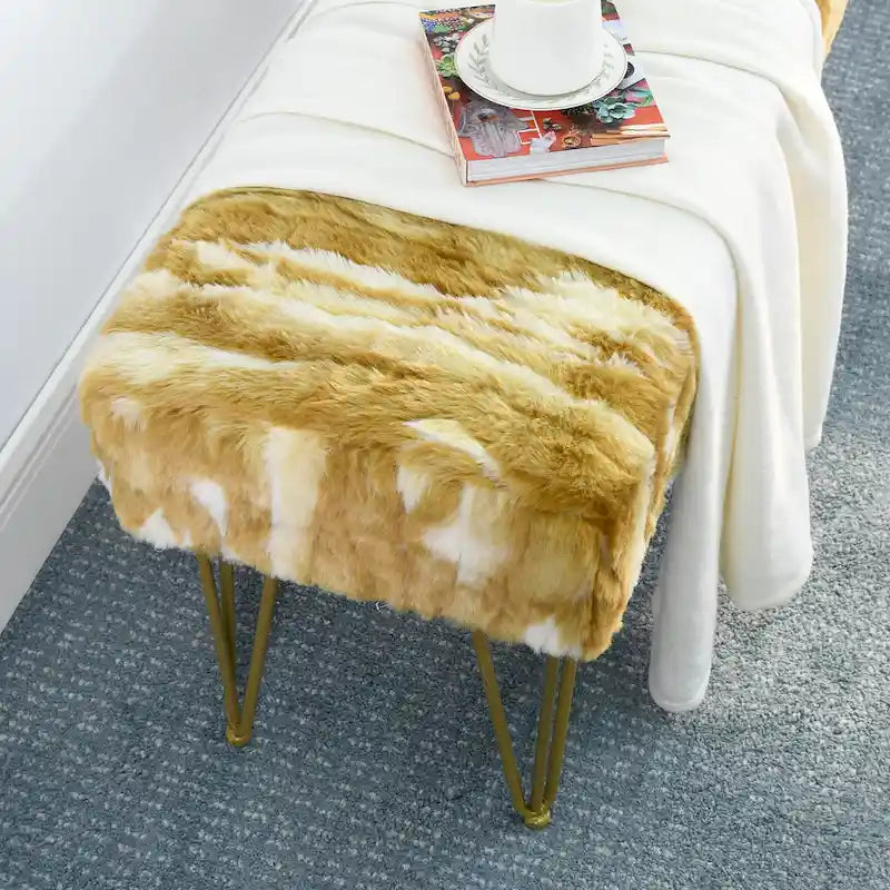 Soft Faux Fur Ottoman Bench Seat, Fuzzy Entryway Stool, 150 LBS Capacity, Modern Accent Seating for Bedroom Living Room